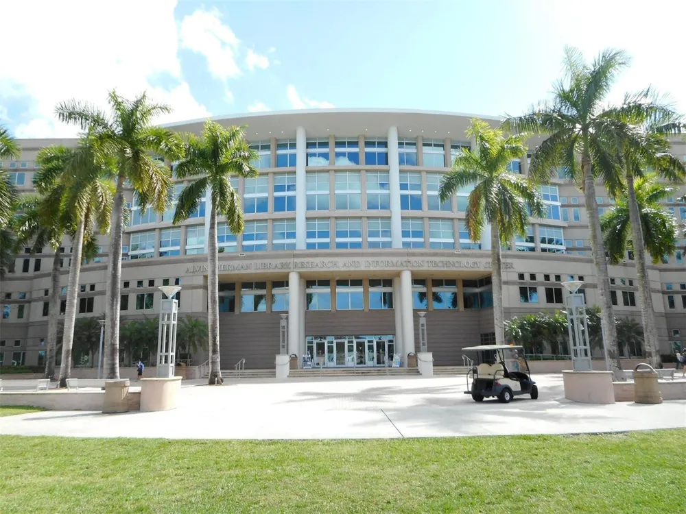 3300 W Rolling Hills Circle #610 Davie, FL 33328