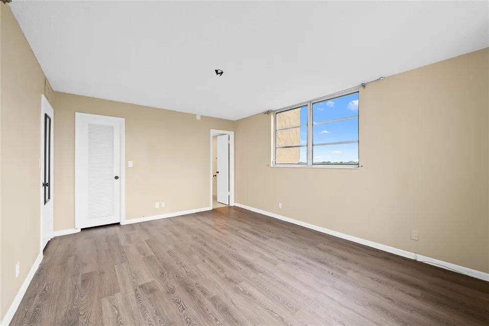 3300 W Rolling Hills Circle #610 Davie, FL 33328