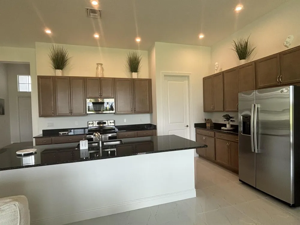 10231 SW Latium Way Port St. Lucie, FL 34987