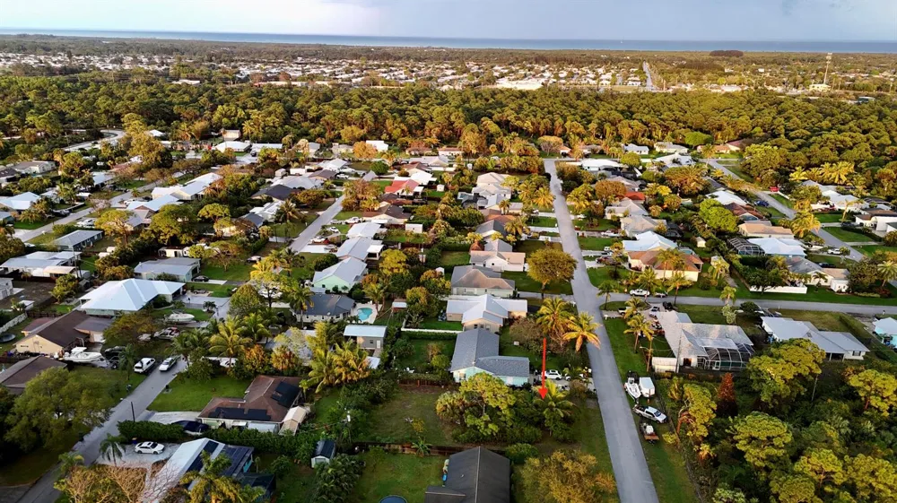 6483 SE Sylvan Place Hobe Sound, FL 33455