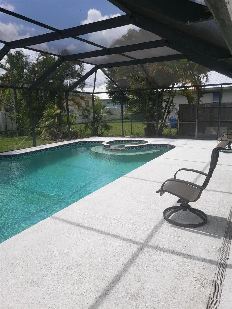 8350 SE Sweetbay Drive Hobe Sound, FL 33455