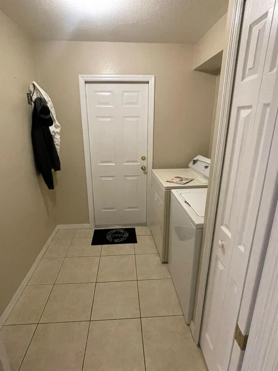 2043 NW 6th Terrace Cape Coral, FL 33993