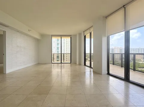16275 Collins Avenue #1004