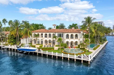 2716 Aqua Vista Boulevard
