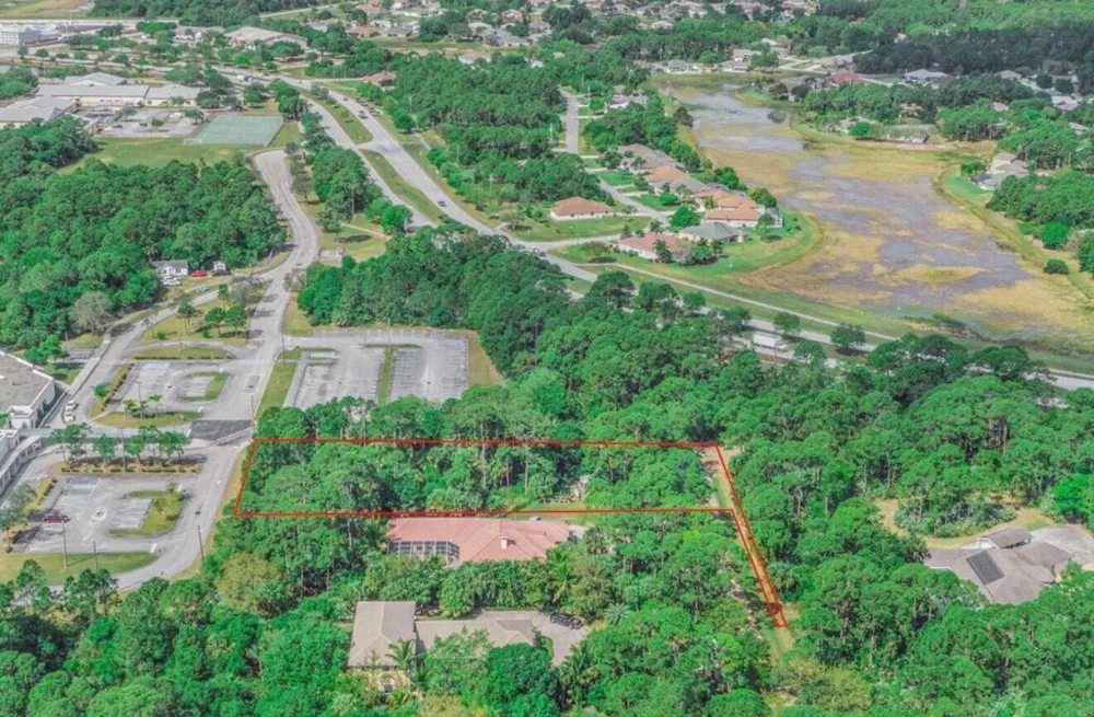 104 NE Charleston Oaks Drive Port St. Lucie, FL 34983