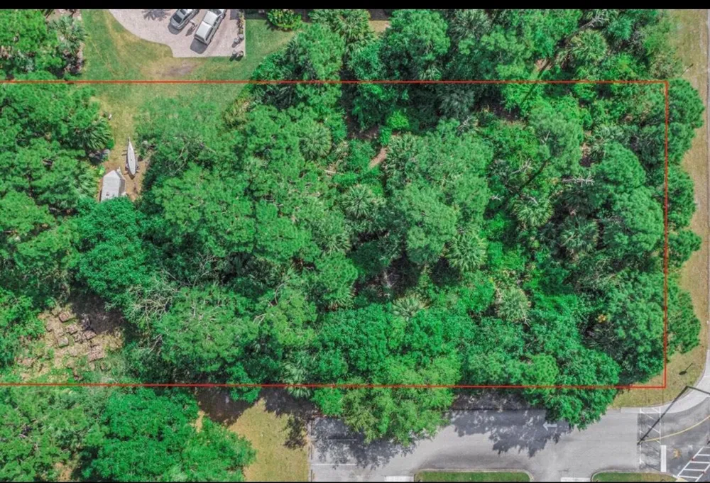 104 NE Charleston Oaks Drive Port St. Lucie, FL 34983