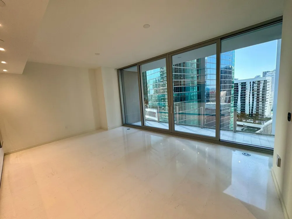 300 Biscayne Blvd Way #2508 Miami, FL 33131