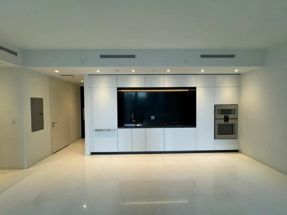300 Biscayne Blvd Way #2508 Miami, FL 33131