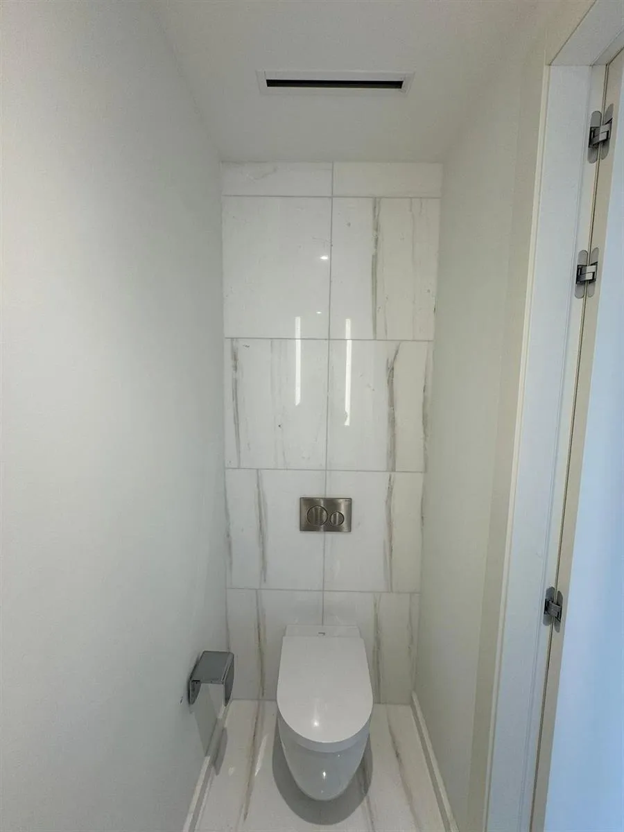 300 Biscayne Blvd Way #2508 Miami, FL 33131
