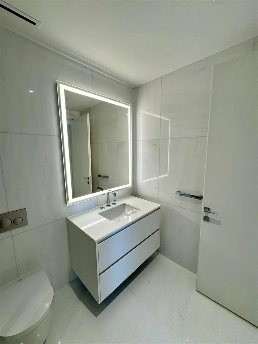 300 Biscayne Blvd Way #2508 Miami, FL 33131