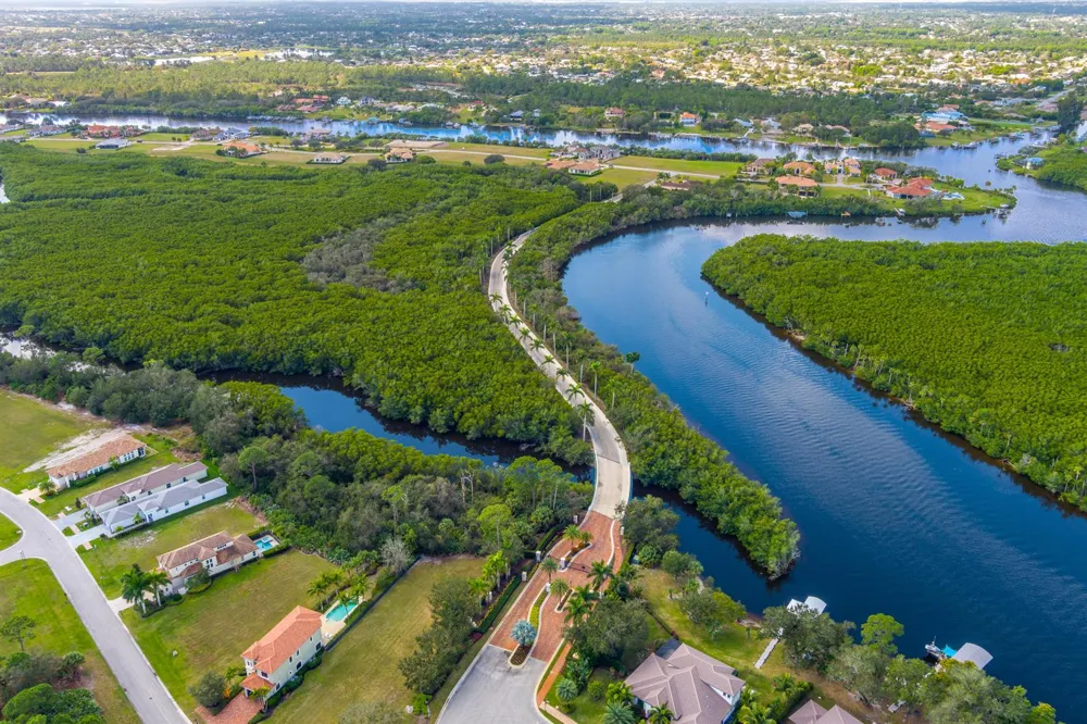183 SE Via Terra Bella Port St. Lucie, FL 34952
