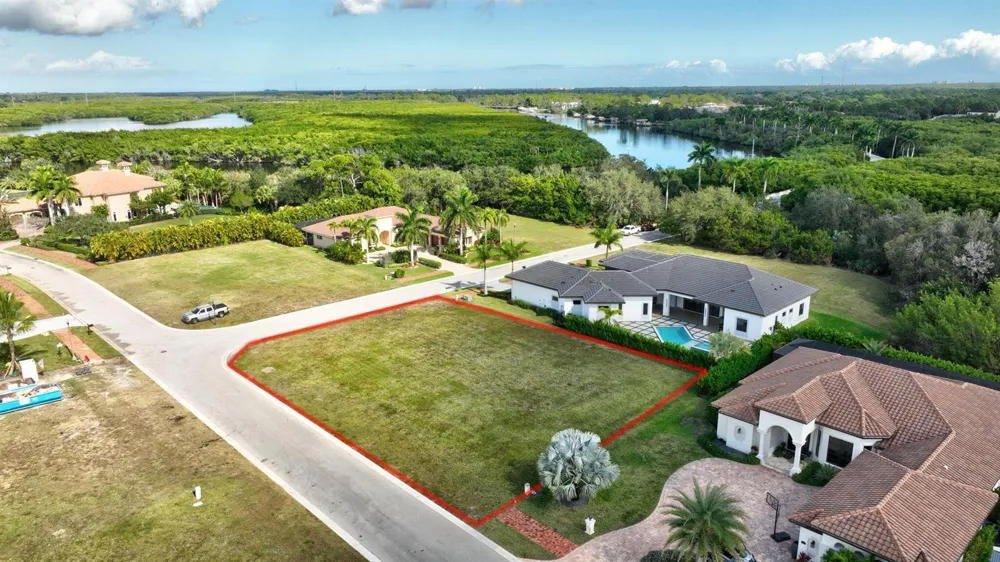 183 SE Via Terra Bella Port St. Lucie, FL 34952