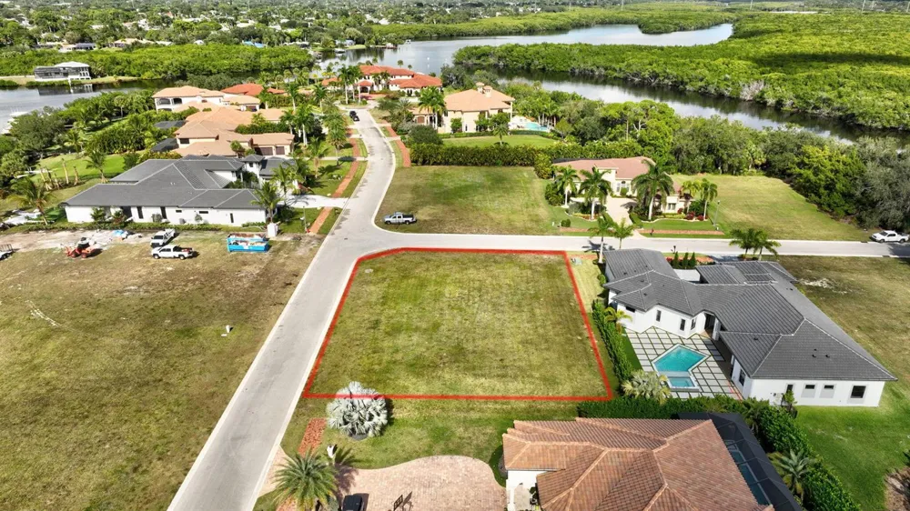 183 SE Via Terra Bella Port St. Lucie, FL 34952