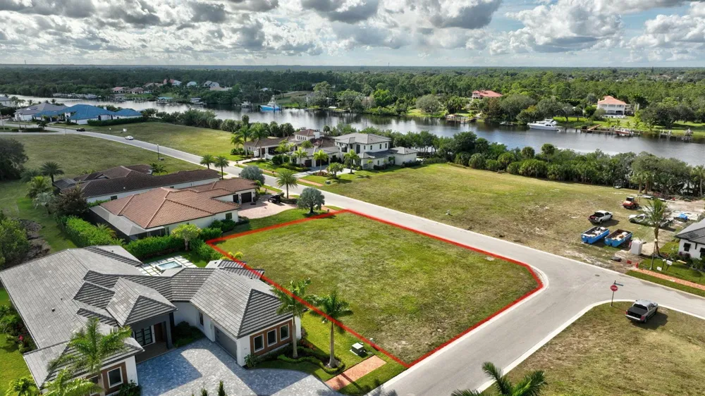 183 SE Via Terra Bella Port St. Lucie, FL 34952