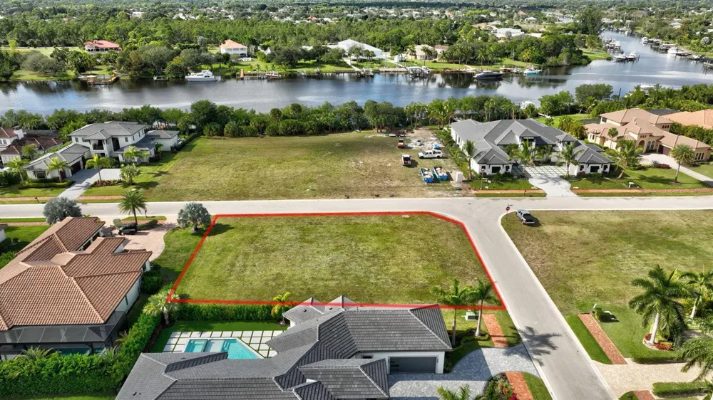 183 SE Via Terra Bella Port St. Lucie, FL 34952