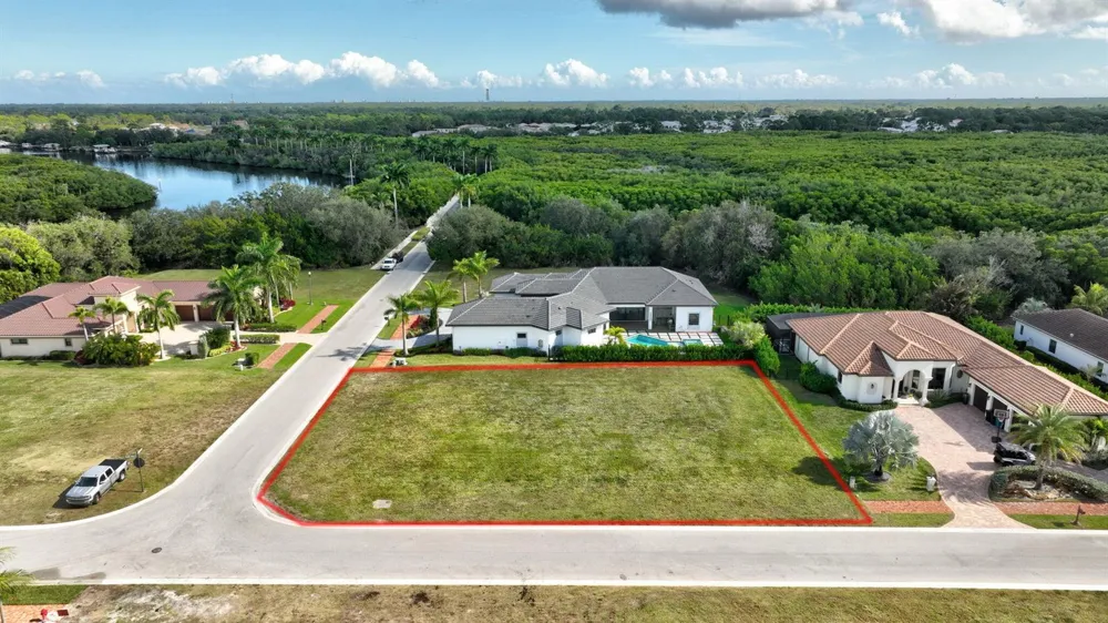 183 SE Via Terra Bella Port St. Lucie, FL 34952