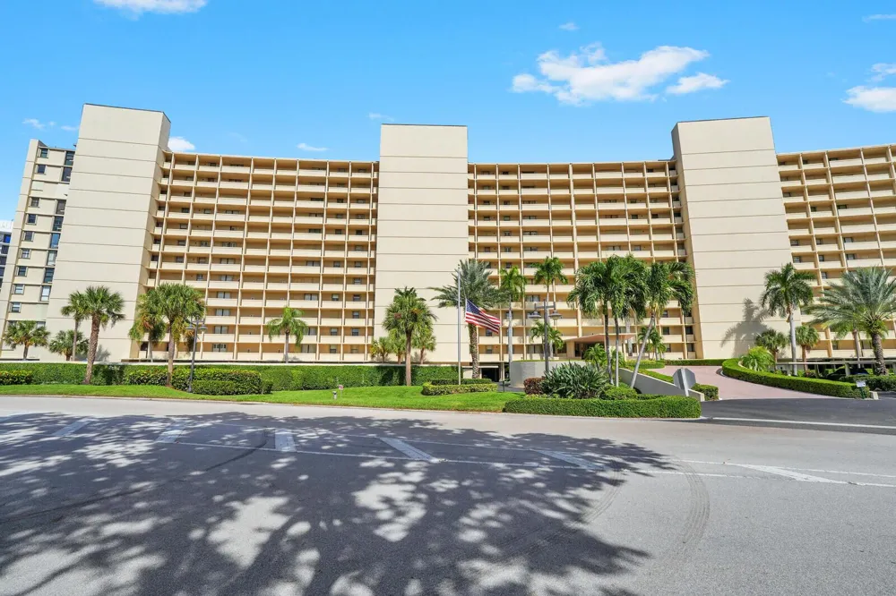 132 Lakeshore Drive #617 North Palm Beach, FL 33408