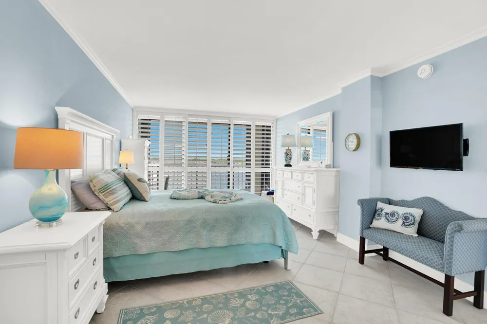 132 Lakeshore Drive #617 North Palm Beach, FL 33408