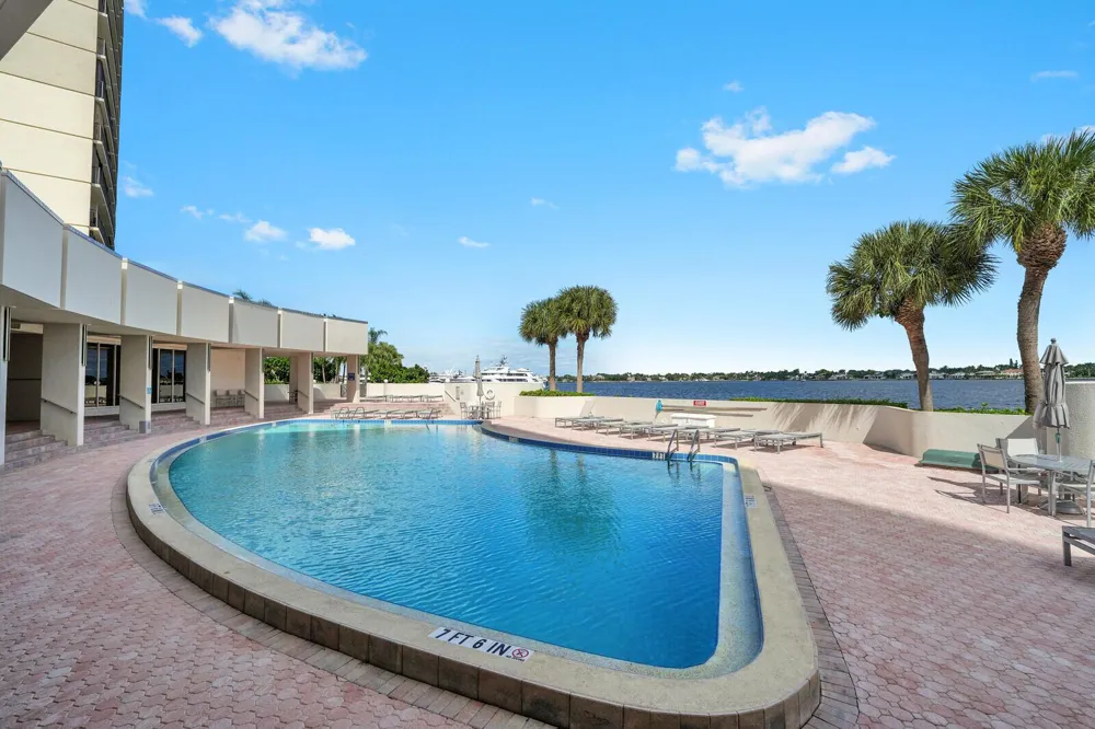 132 Lakeshore Drive #617 North Palm Beach, FL 33408
