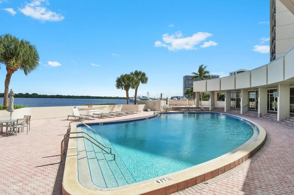 132 Lakeshore Drive #617 North Palm Beach, FL 33408