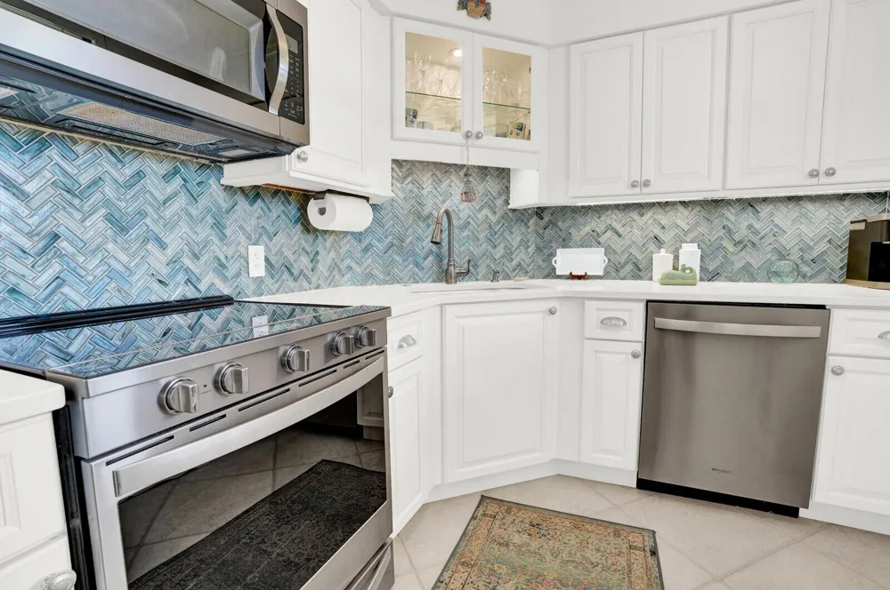 132 Lakeshore Drive #617 North Palm Beach, FL 33408