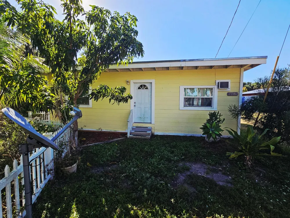 1087 Dusty Lane Moore Haven, FL 33471