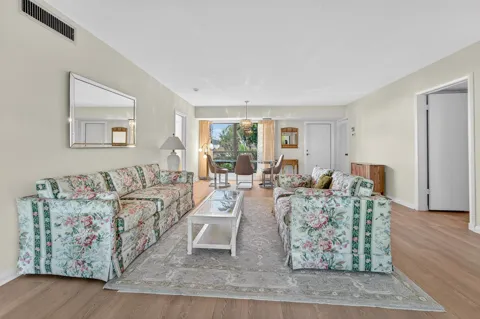 6 Concourse Drive #A