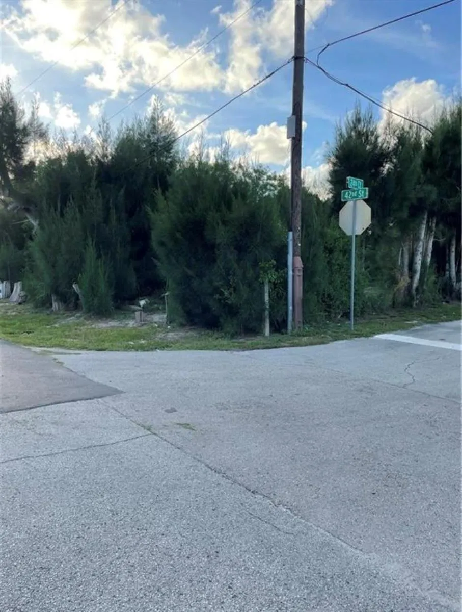 2432 42nd Street Vero Beach, FL 32967