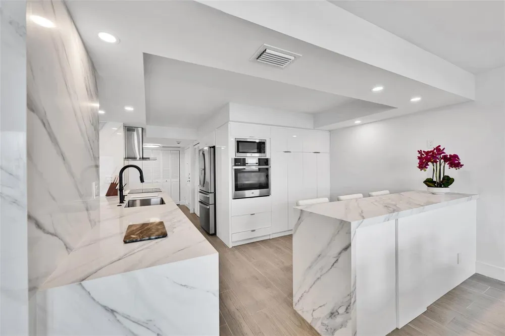 5100 Ocean Boulevard #1016 Lauderdale By The Sea, FL 33308