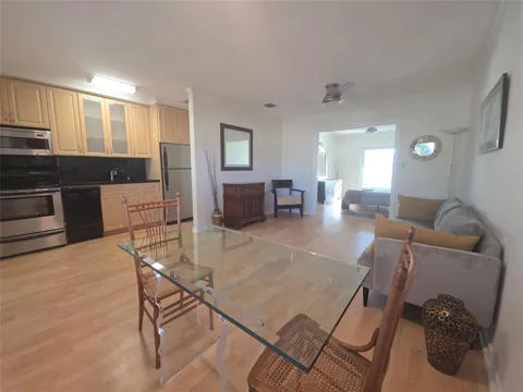 2131 NE 42nd Court #208e