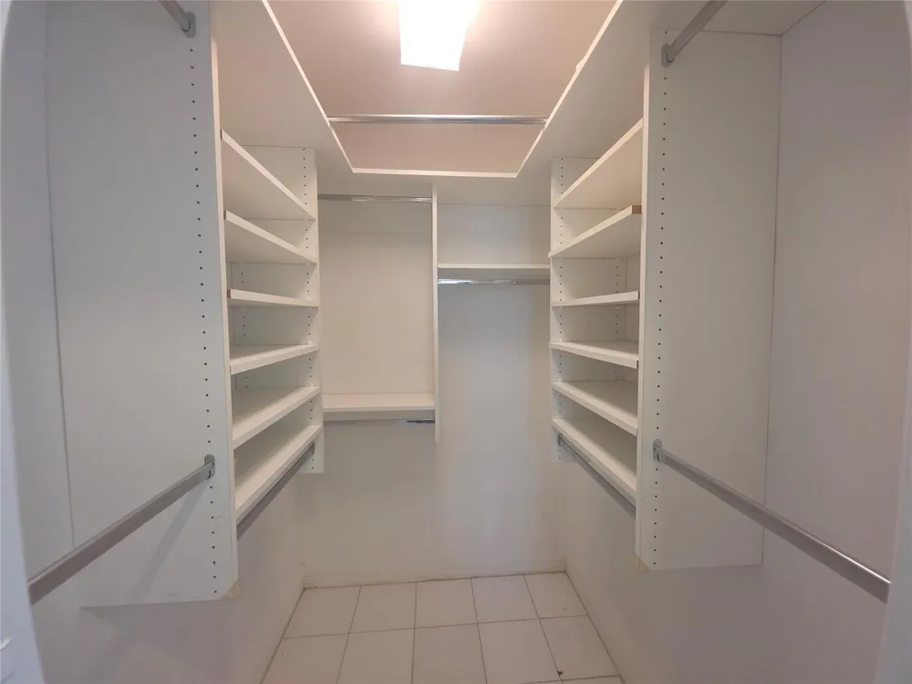 2131 NE 42nd Court #208e Lighthouse Point, FL 33064