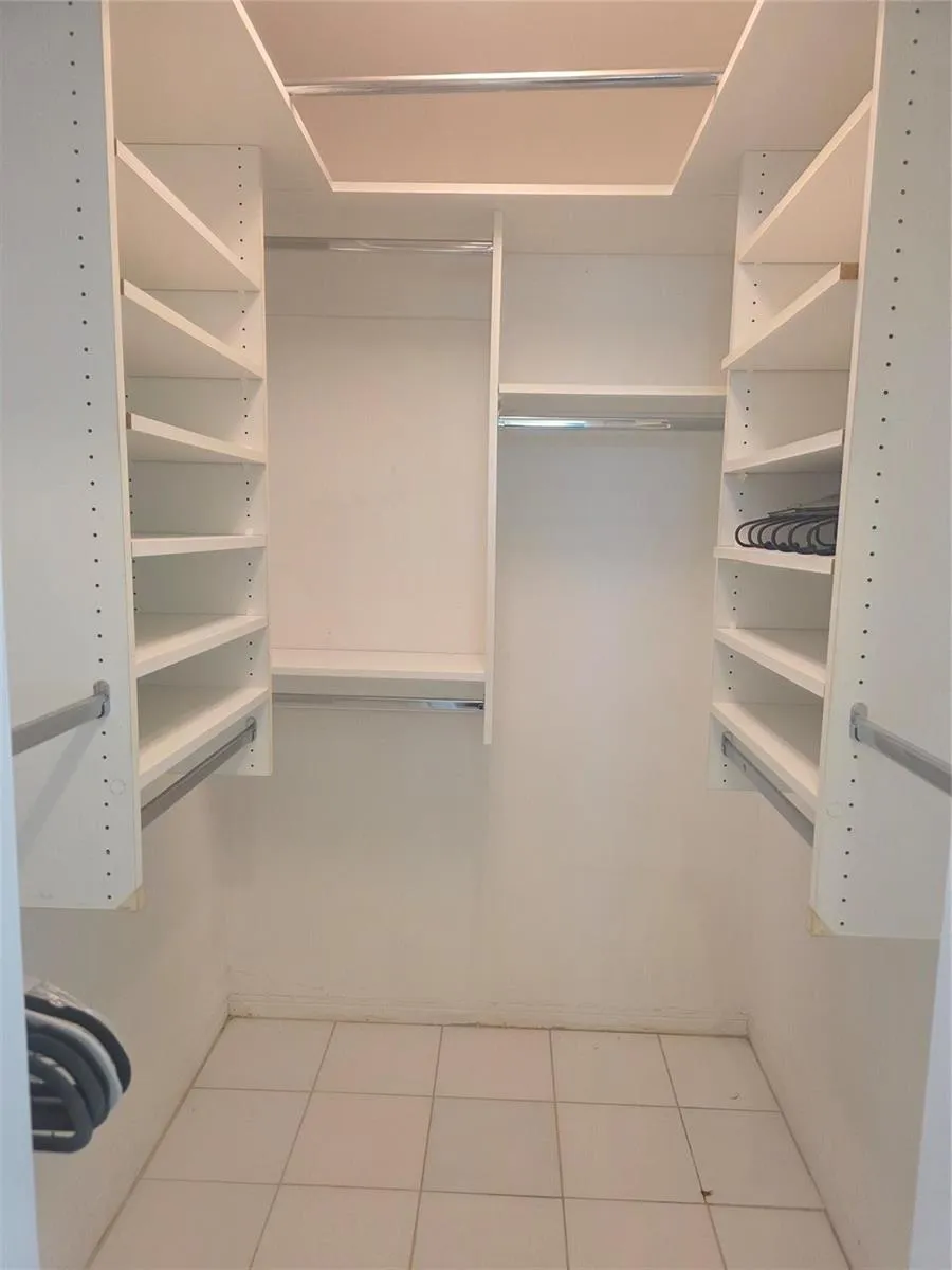 2131 NE 42nd Court #208e Lighthouse Point, FL 33064