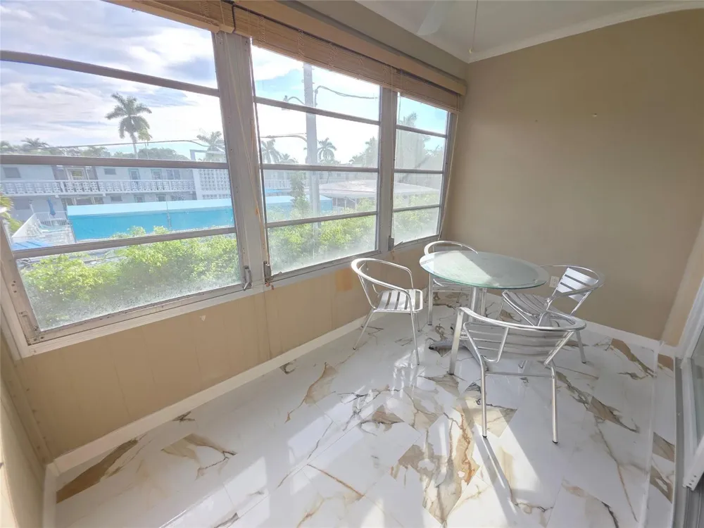 2131 NE 42nd Court #208e Lighthouse Point, FL 33064