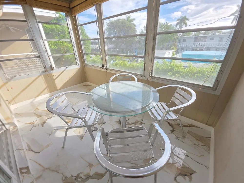 2131 NE 42nd Court #208e Lighthouse Point, FL 33064