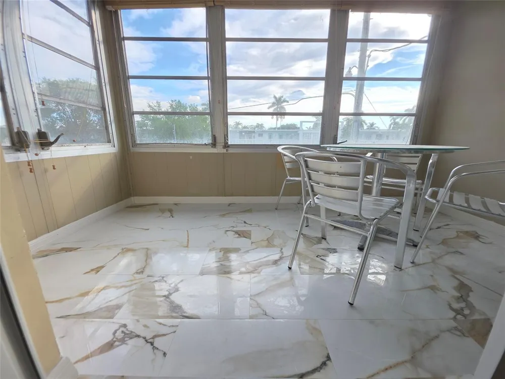 2131 NE 42nd Court #208e Lighthouse Point, FL 33064