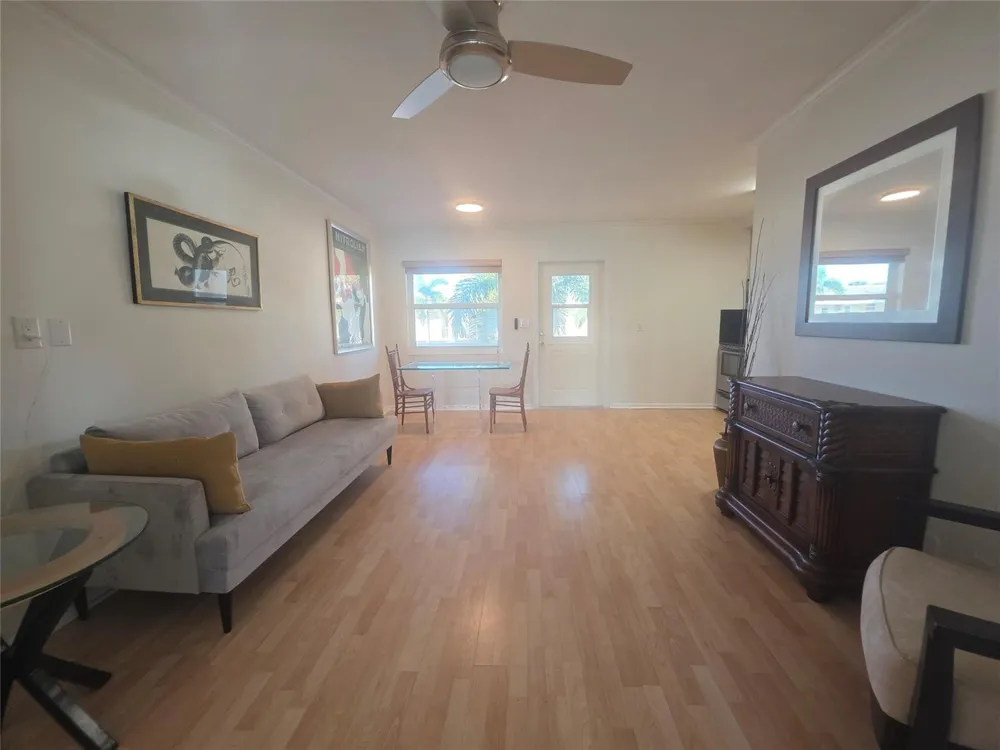 2131 NE 42nd Court #208e Lighthouse Point, FL 33064