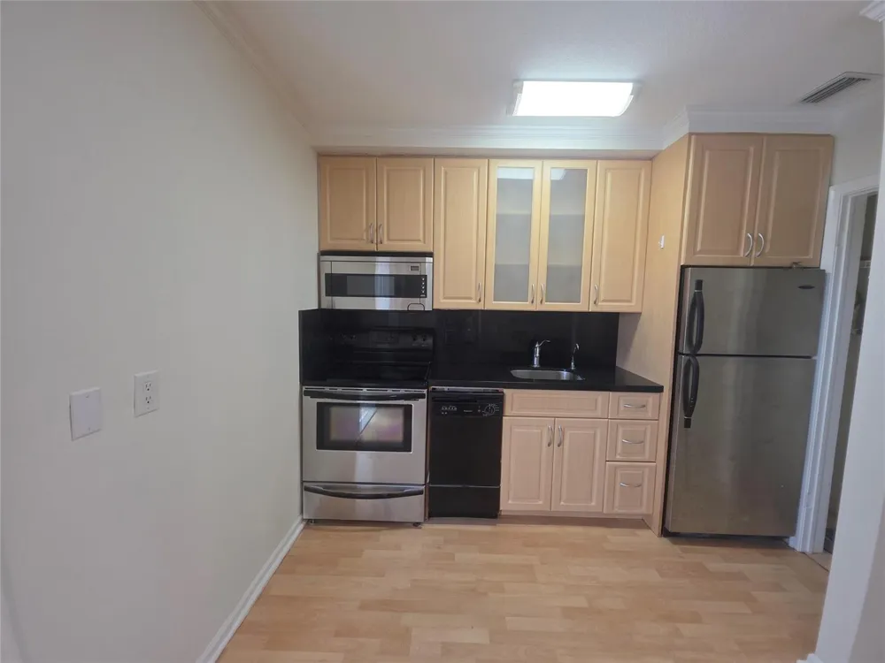 2131 NE 42nd Court #208e Lighthouse Point, FL 33064