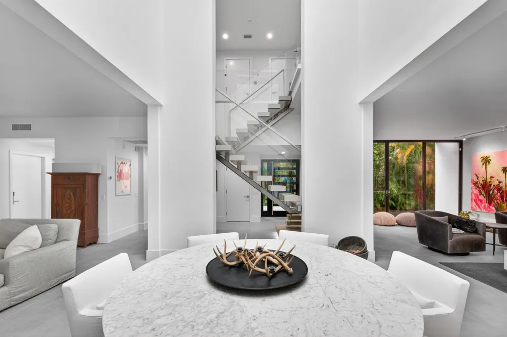 423 Chilean Avenue Palm Beach, FL 33480
