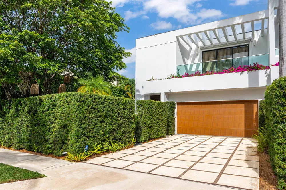 423 Chilean Avenue Palm Beach, FL 33480