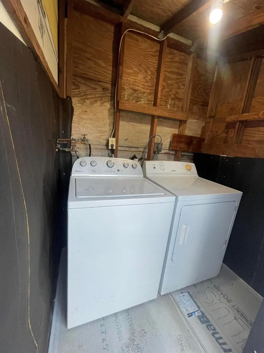 908 W 5th Street Riviera Beach, FL 33404