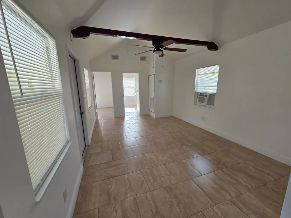 908 W 5th Street Riviera Beach, FL 33404