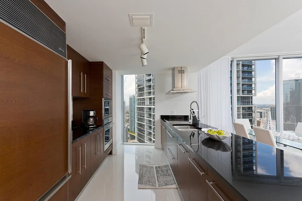 495 Brickell Avenue #4010 Miami, FL 33131