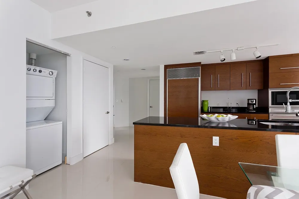 495 Brickell Avenue #4010 Miami, FL 33131