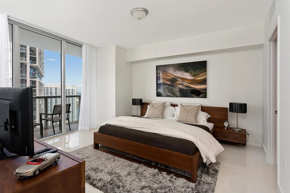 495 Brickell Avenue #4010 Miami, FL 33131