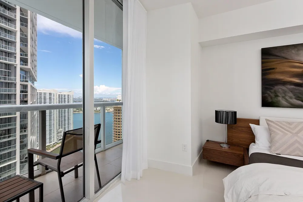 495 Brickell Avenue #4010 Miami, FL 33131