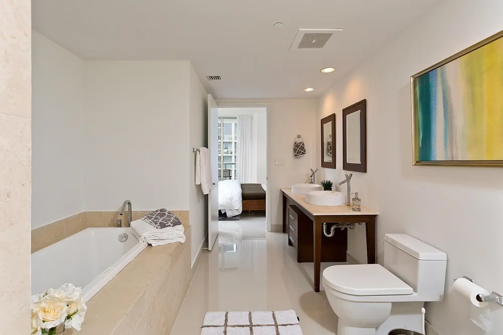 495 Brickell Avenue #4010 Miami, FL 33131