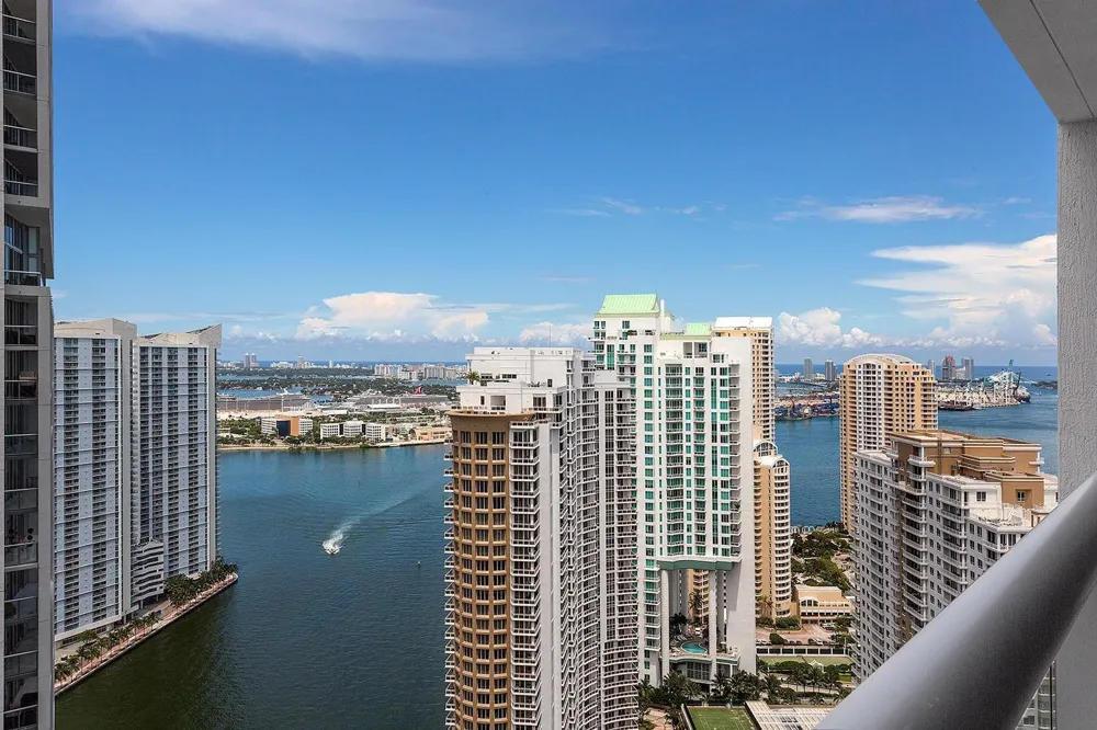 495 Brickell Avenue #4010 Miami, FL 33131