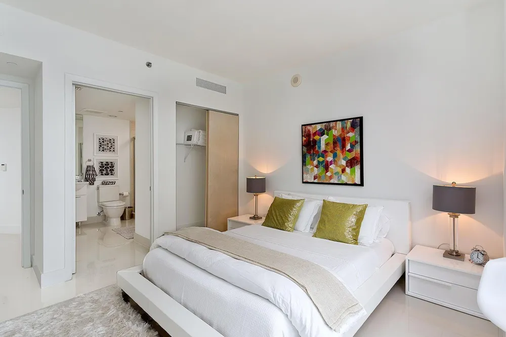 495 Brickell Avenue #4010 Miami, FL 33131
