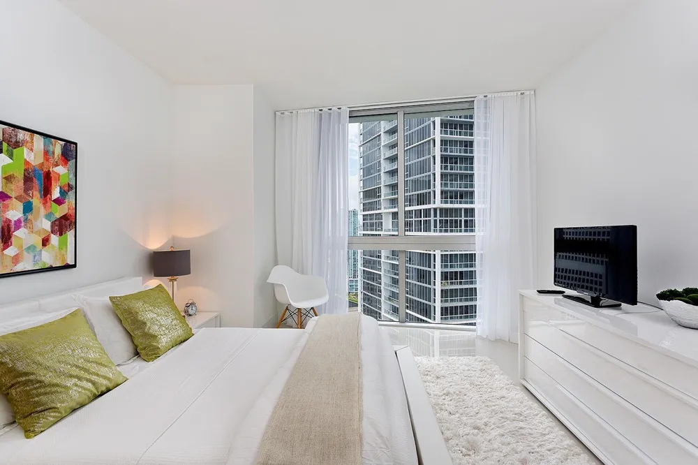 495 Brickell Avenue #4010 Miami, FL 33131
