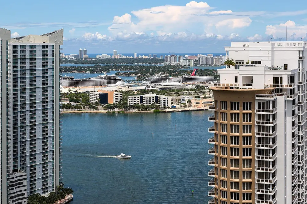 495 Brickell Avenue #4010 Miami, FL 33131